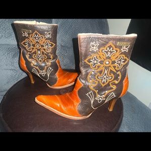 Camila made in Mexico leather heeled boots size 24= Womens 7